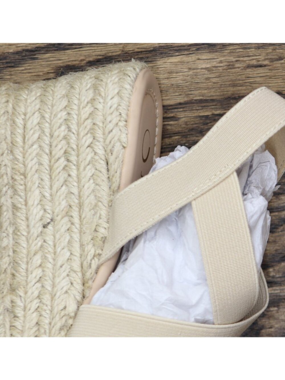 Journee Collection Ashlee Wedge Espadrille Sandals White / Raffia Brown 6.5W - Picture 9 of 10